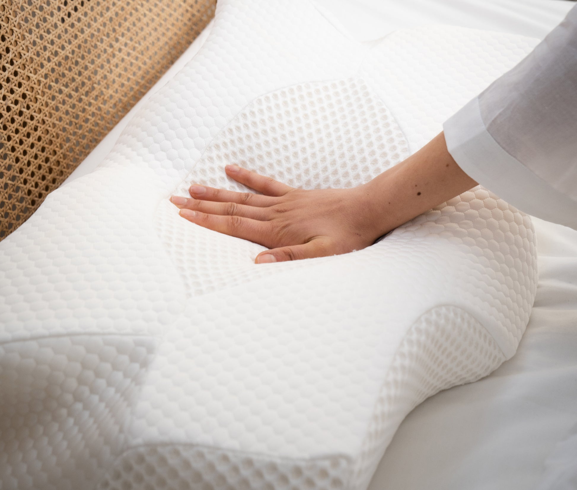Elviros Deep Sleep Cervical Memory Foam Pillow