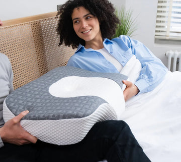 Two people are satisfied with the Elviros memory foam pillow