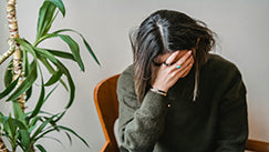 A woman is puzzled by insnomia
