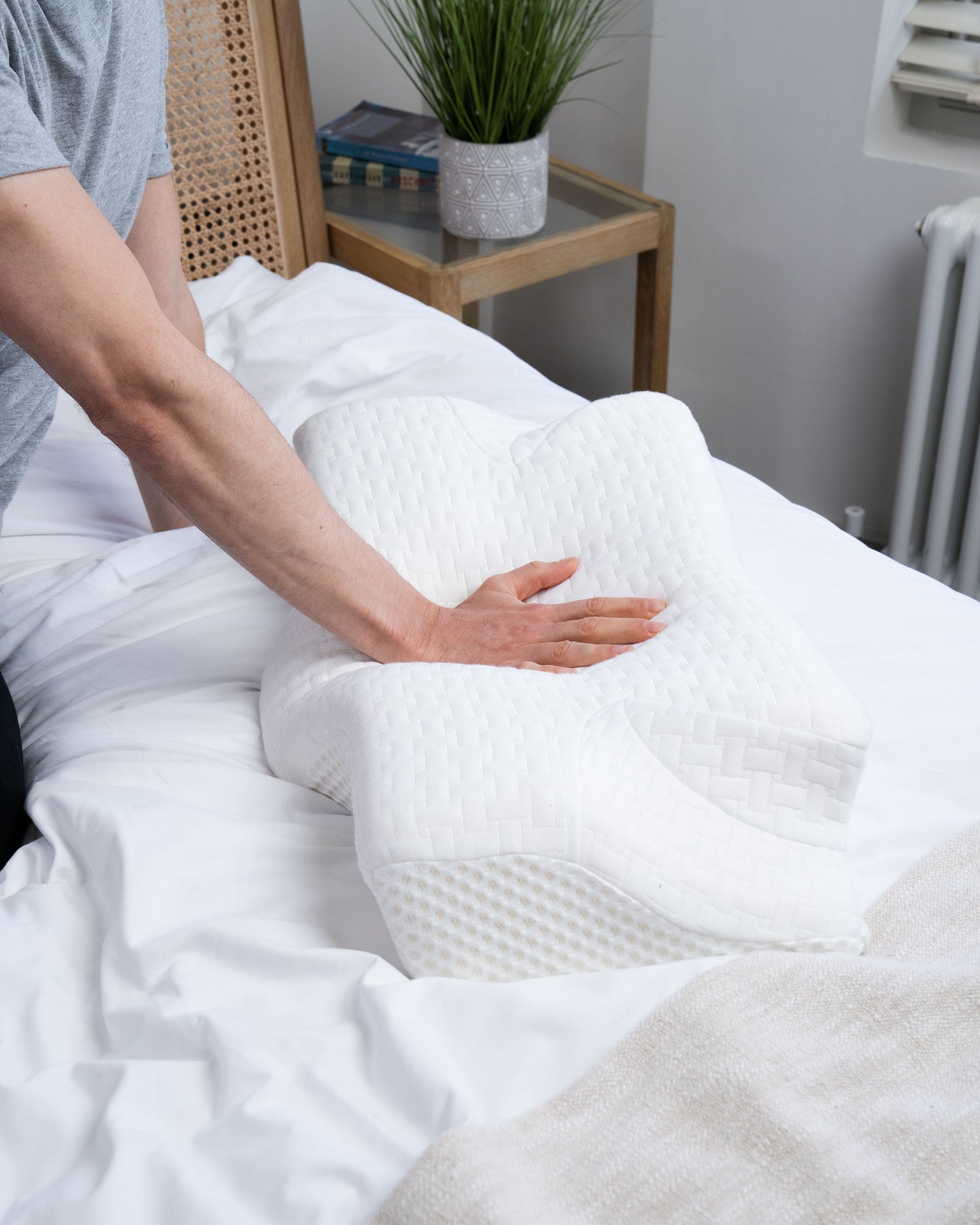 Elviros S2 HornShape Ergonomic Contour Pillow